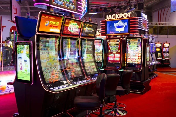subject to verification display after each round Game result display showing hand outcome